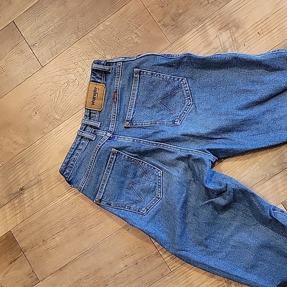 Wrangler Jeans - Picture 2 of 5